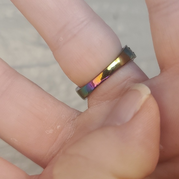 New Black Sapphire Rainbow Hematite Ring. - Picture 5 of 7